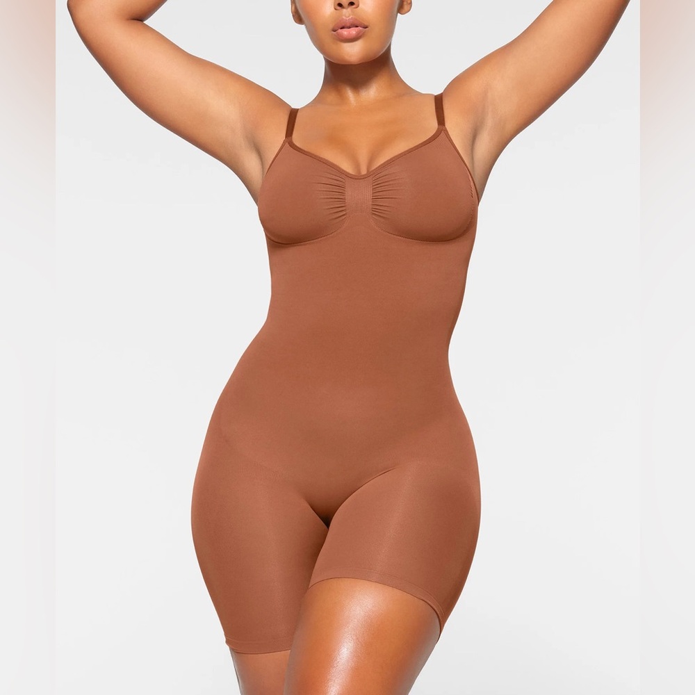 NWT SKIMS Everyday Sculpt Mid Thigh Bodysuit Bronze Size XXS